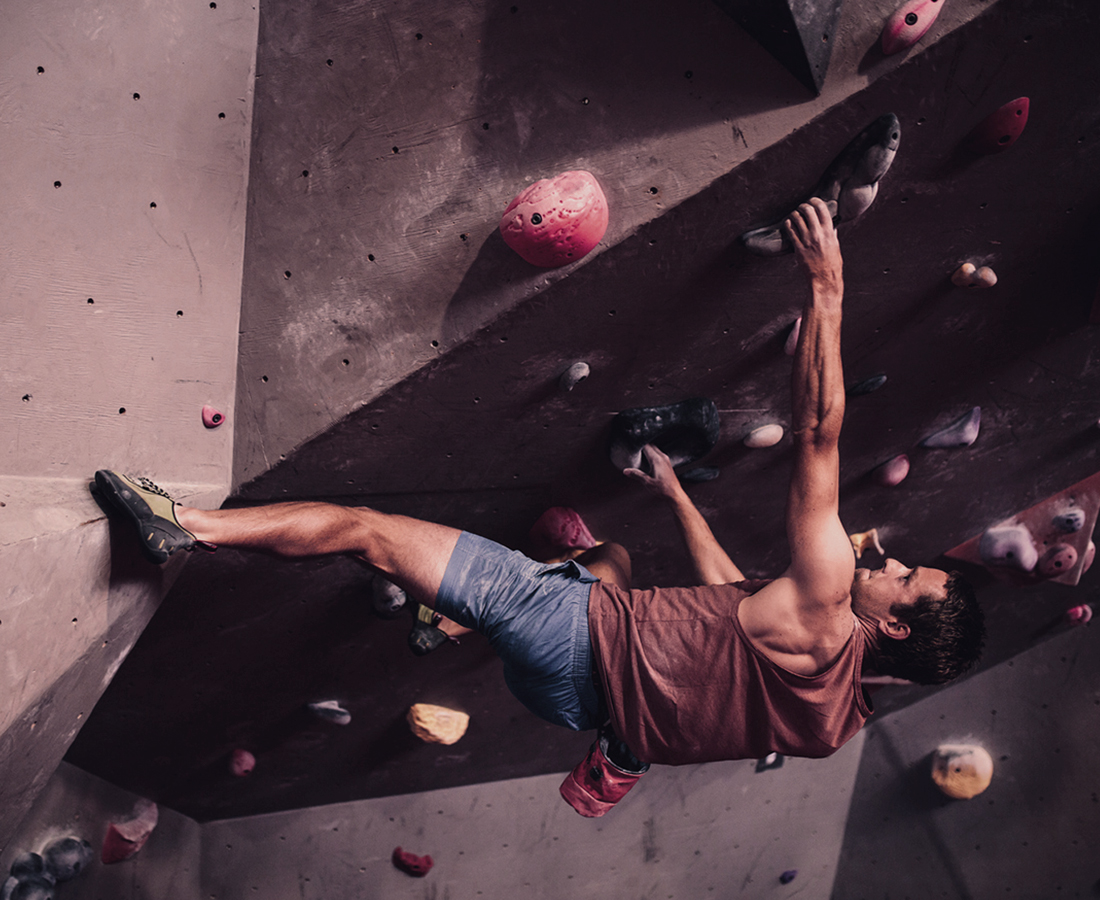 Responsabilité d’une association sportive exploitant un mur d’escalade en cas de chute d’un participant