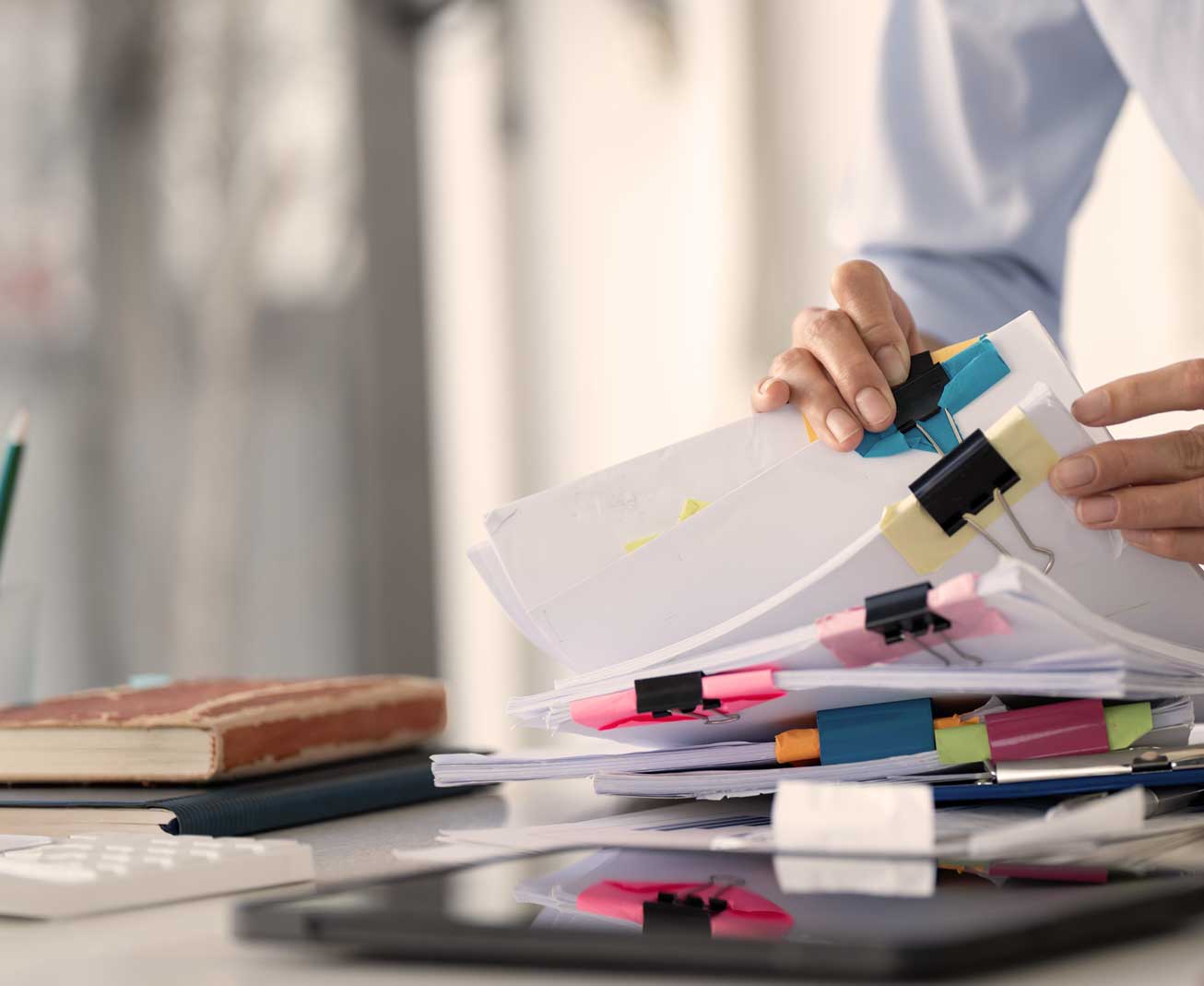 Réouverture en aggravation : la naissance d’enfants postérieurement à une indemnisation amiable constitue une aggravation situationnelle du préjudice de l’assistance par une tierce personne