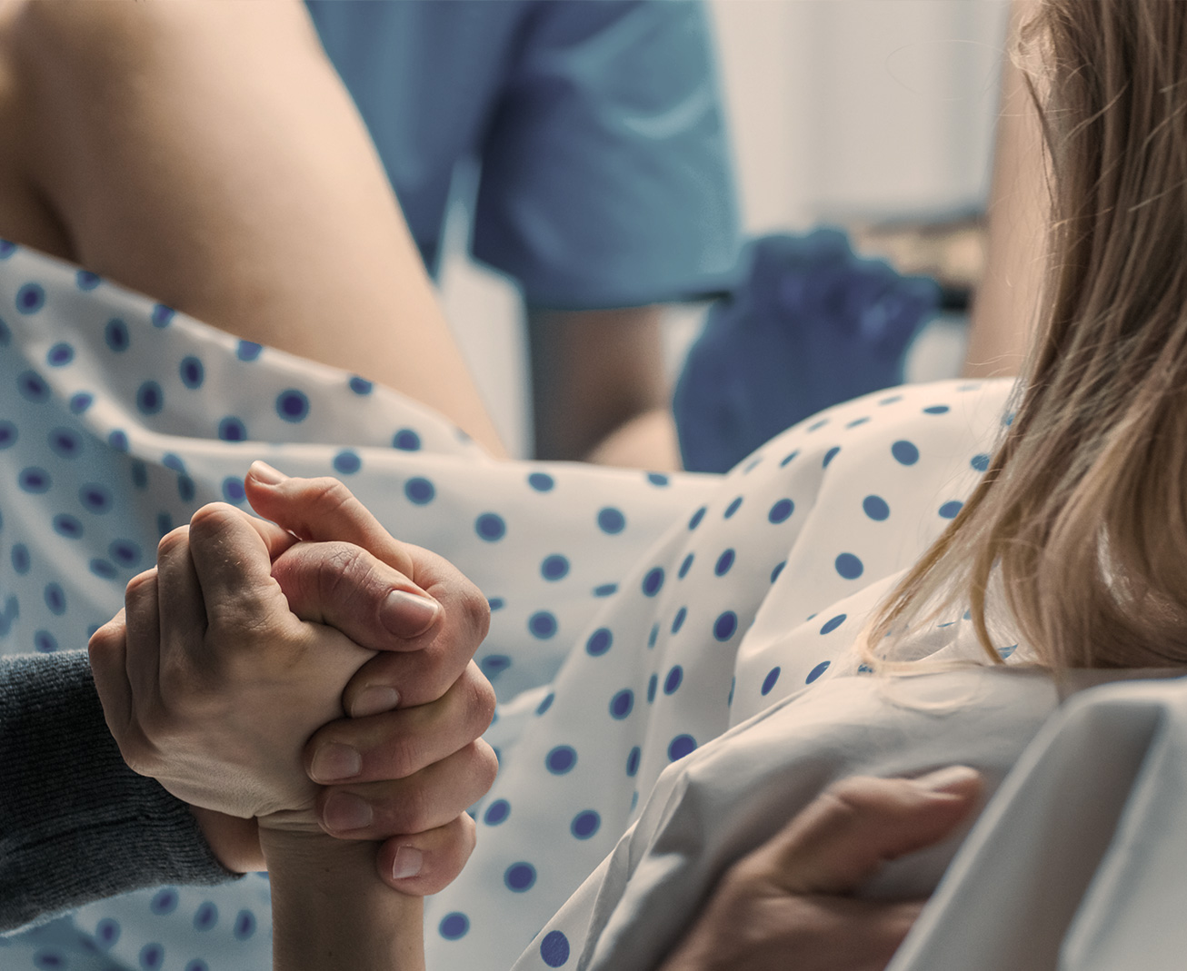 Déchirement périnéal et sphinctérien consécutif à des manœuvres obstétricales réalisées par la sage-femme : partage d’indemnisation possible entre la clinique et l’ONIAM